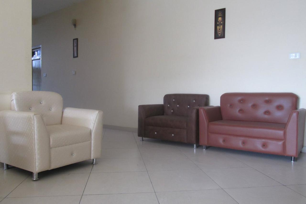 Ramprastha Hotel Ayodhya Kültér fotó