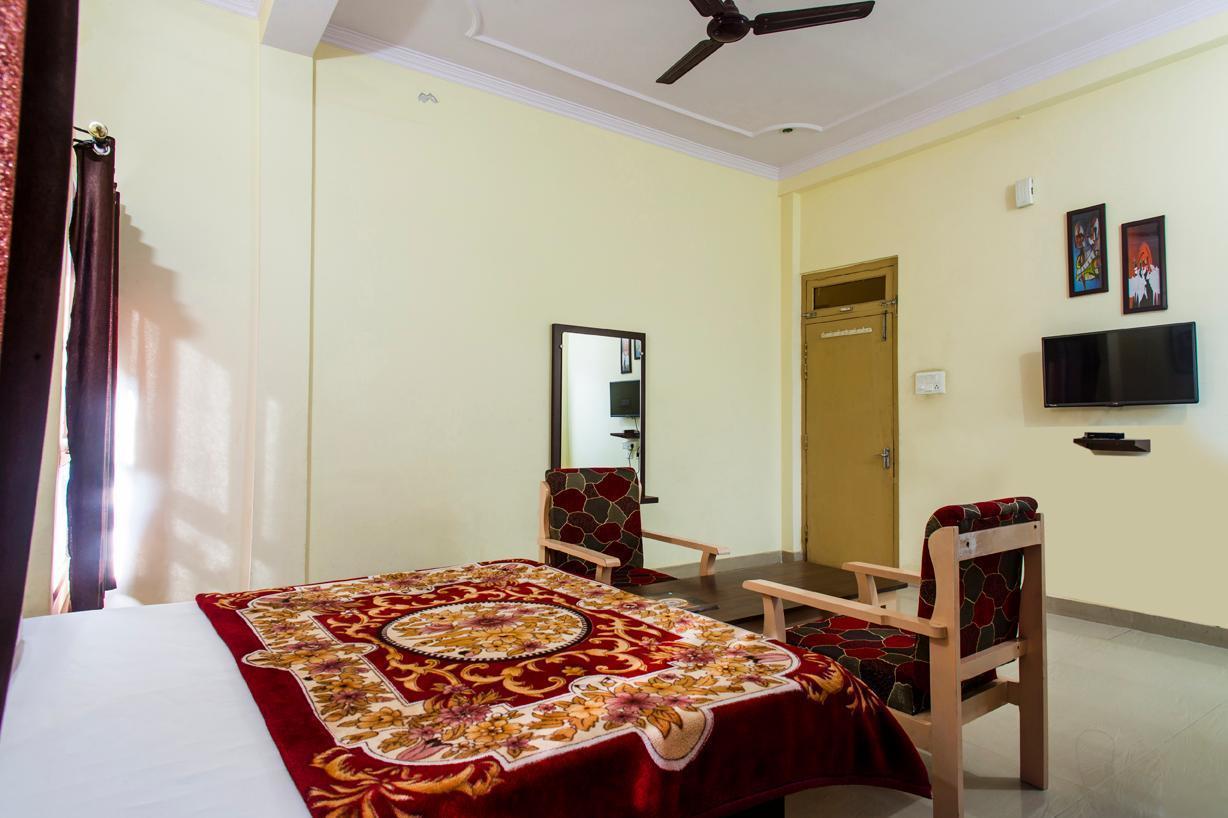 Ramprastha Hotel Ayodhya Kültér fotó