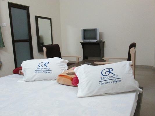 Ramprastha Hotel Ayodhya Kültér fotó
